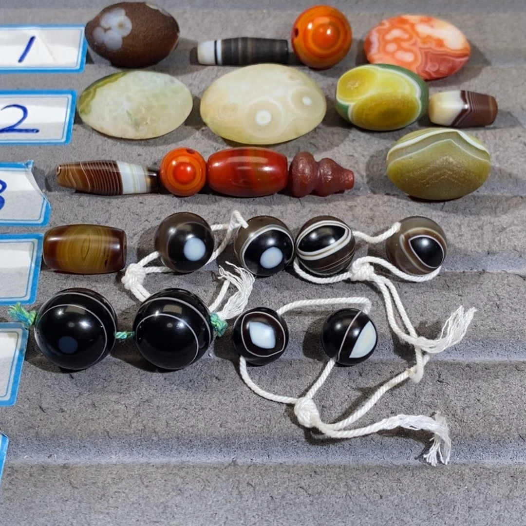 请***下玛瑙/玉髓颈饰合金