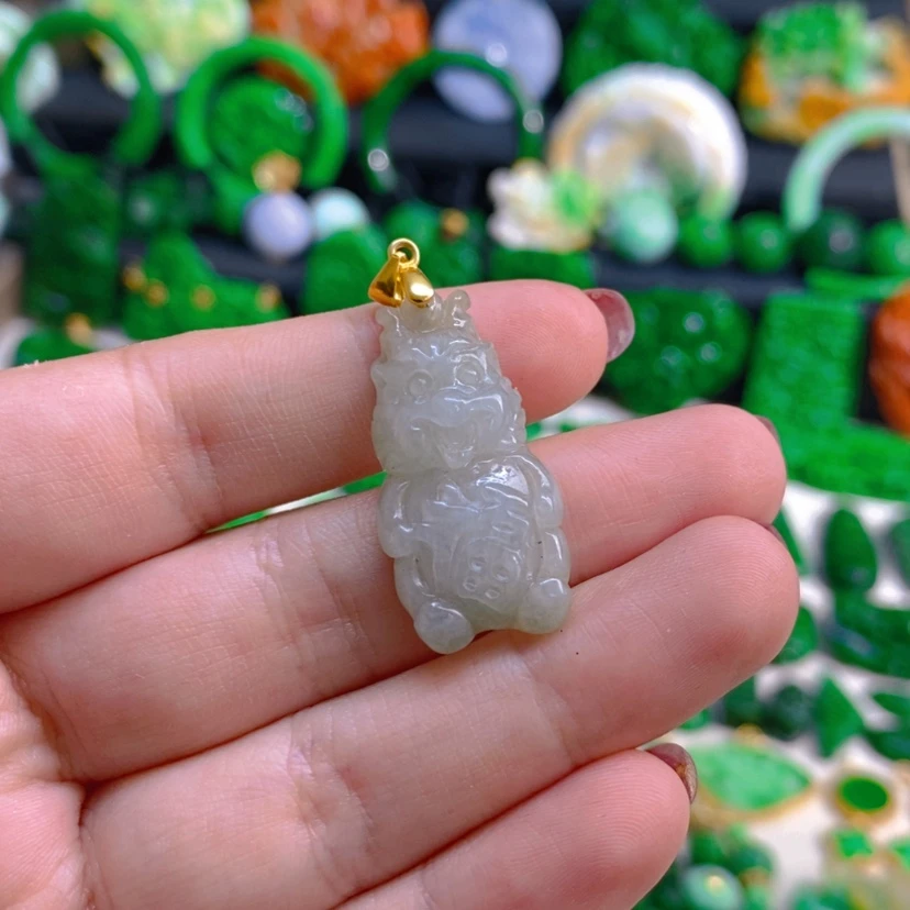 【闪购商品】翡翠未镶嵌颈饰吊坠