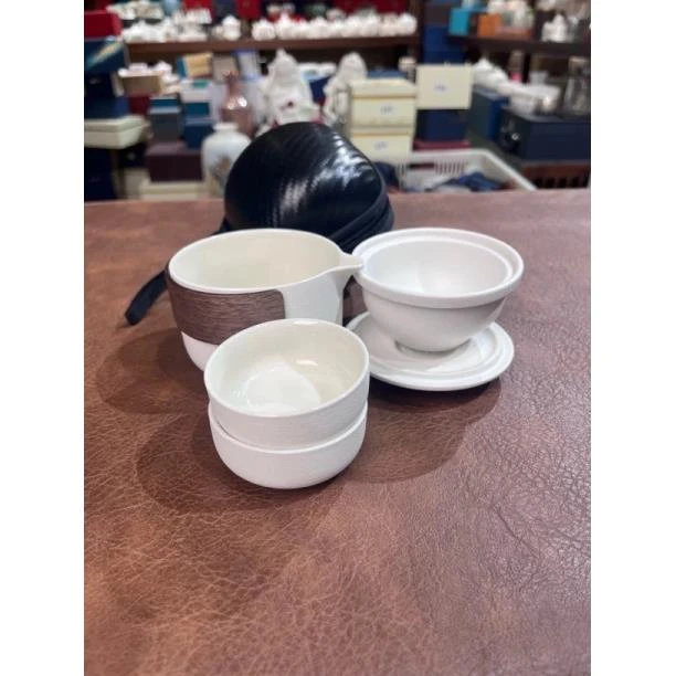 187路宝白一壶二杯旅行茶具