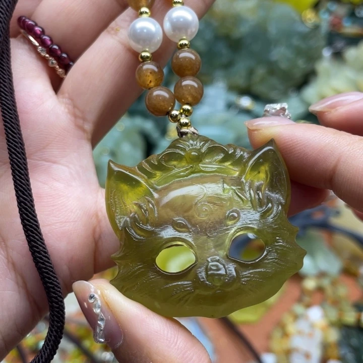 蛇纹石玉未镶嵌吊坠