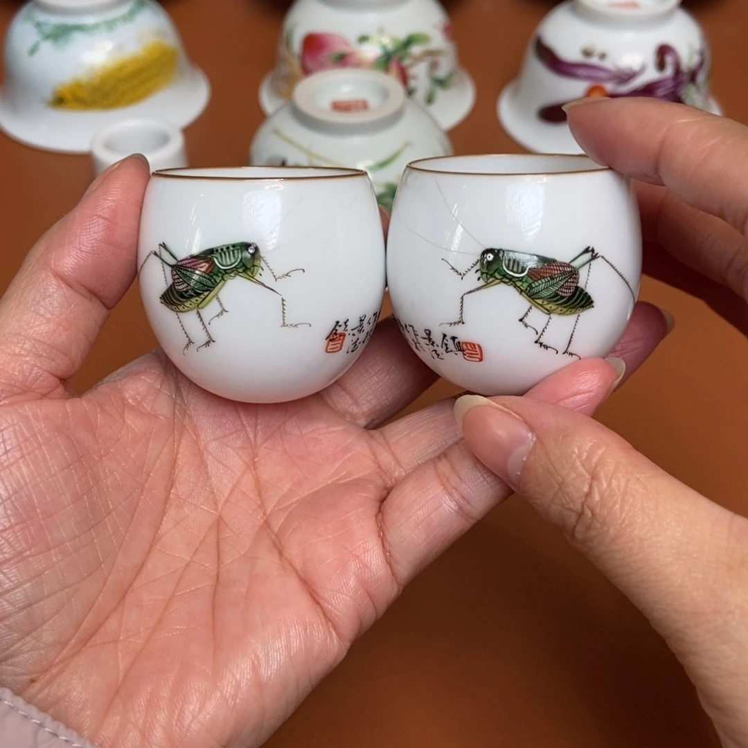 珐琅彩蝈蝈杯一对