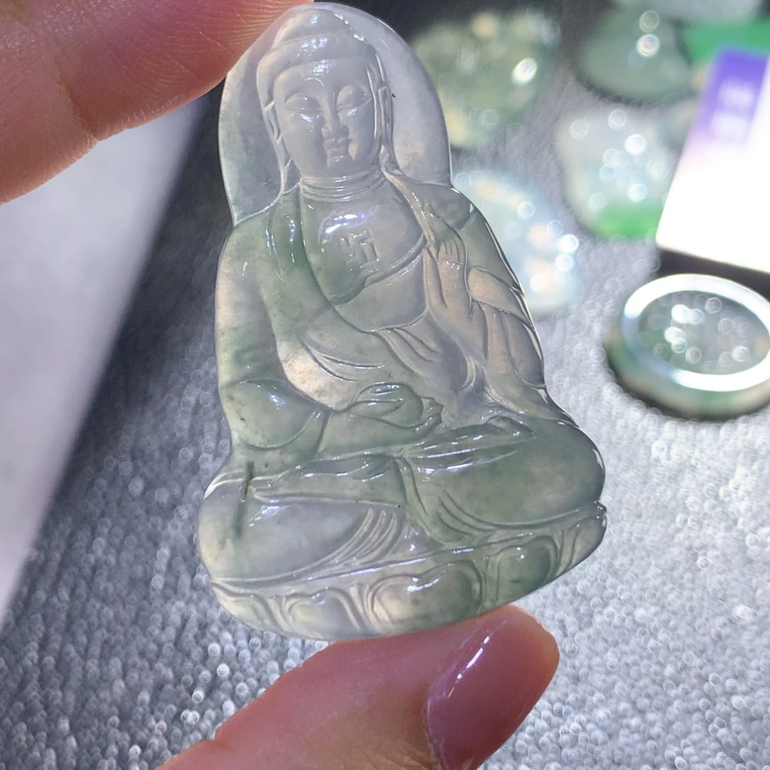 翡翠未镶嵌颈饰缅甸
