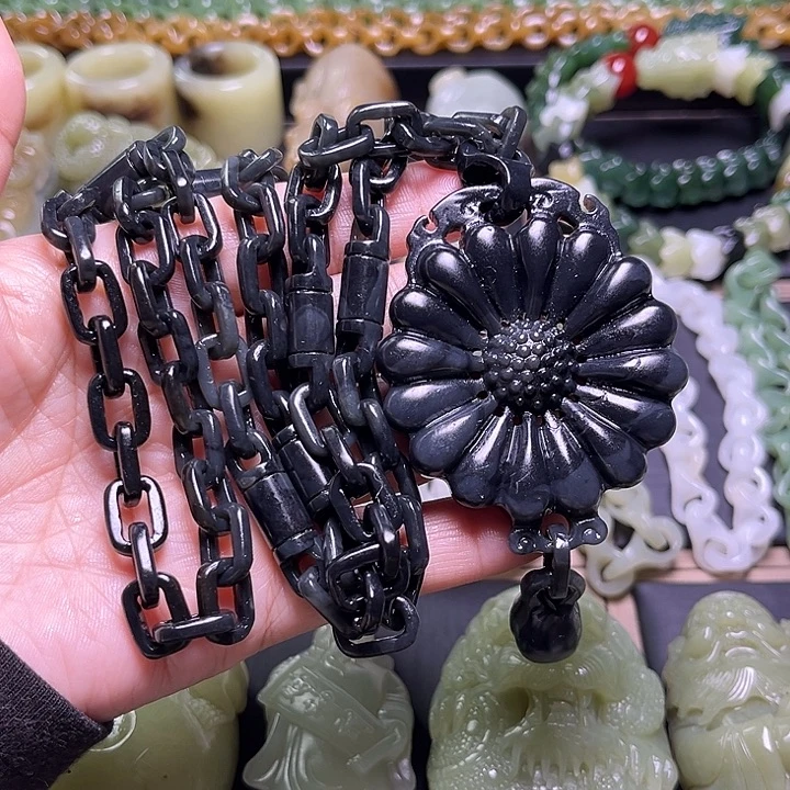 和田玉未镶嵌挂件