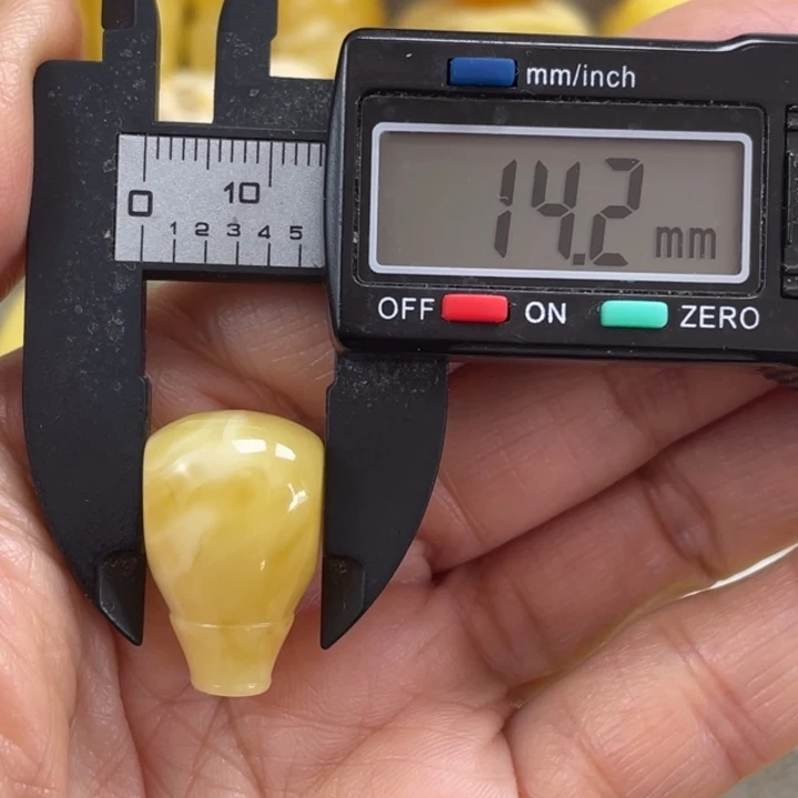 蜜蜡未镶嵌裸石53