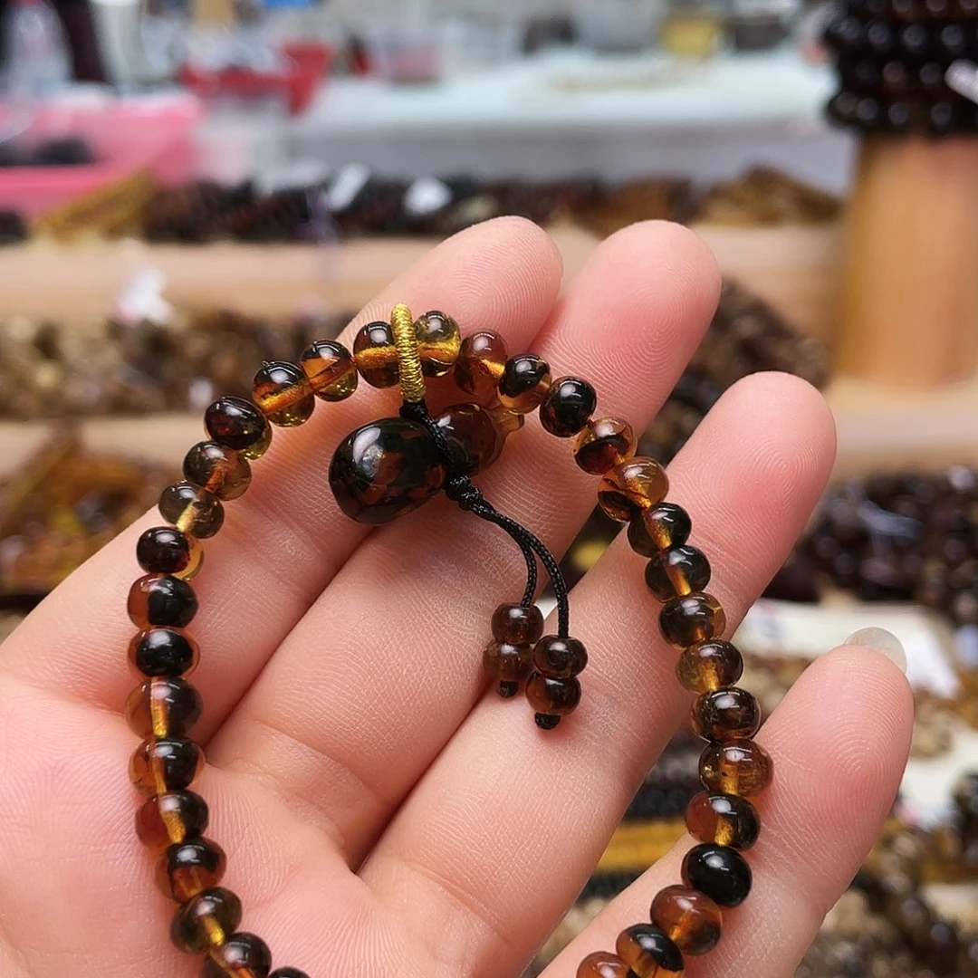 未镶嵌琥珀裸石六