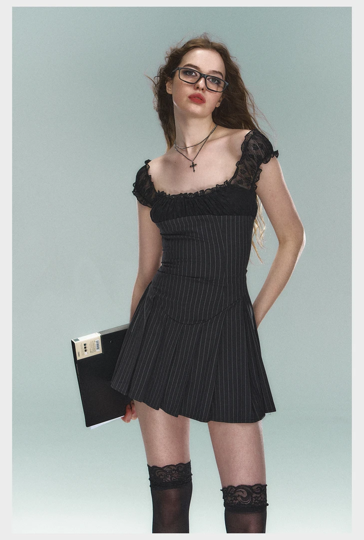 律政俏佳人"条纹短袖连衣裙女夏小众设计辣妹短裙