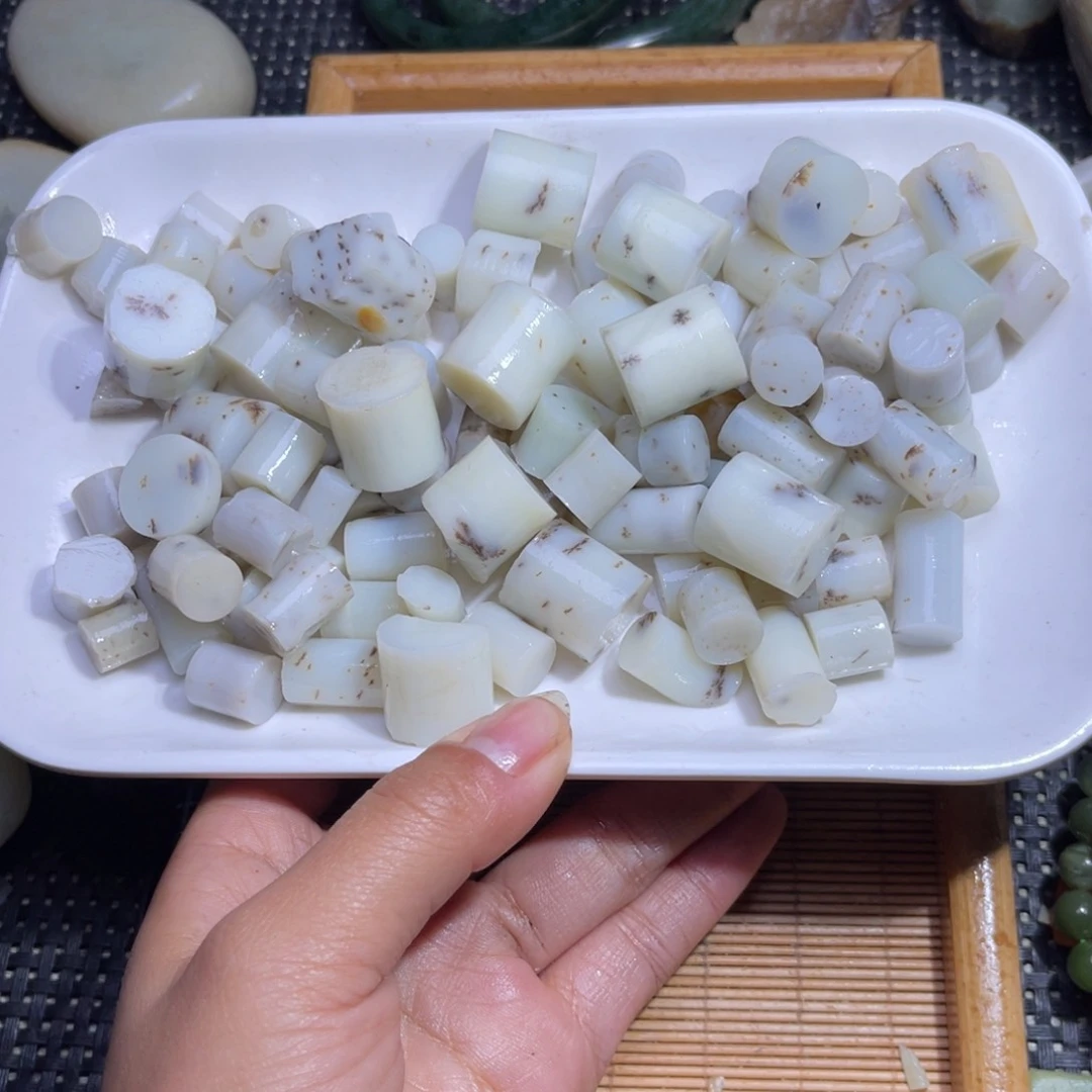 未镶嵌和田玉车挂