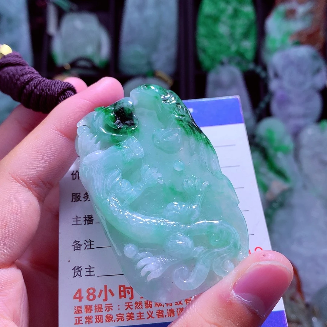 颈饰未镶嵌翡翠天然