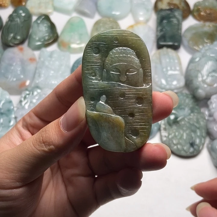 翡翠未镶嵌颈饰求佛问道44