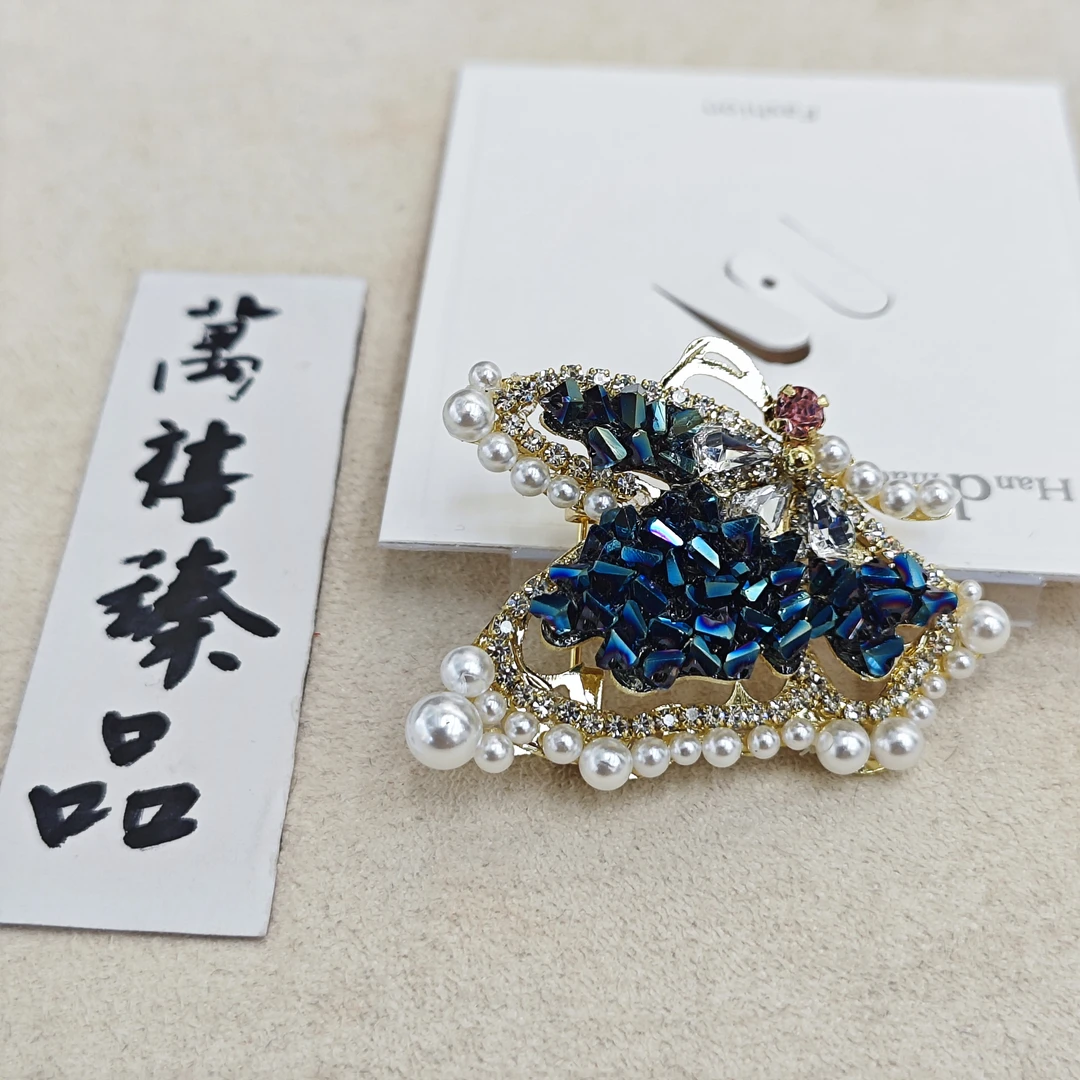 黄铜仿水晶胸针 半蝴蝶胸针N028 梵瑟