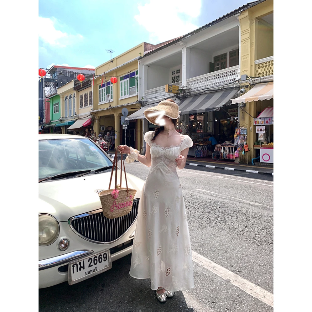 杏色长款蕾丝拼接小飞袖收腰a字连衣裙女夏季法式气质甜妹裙子