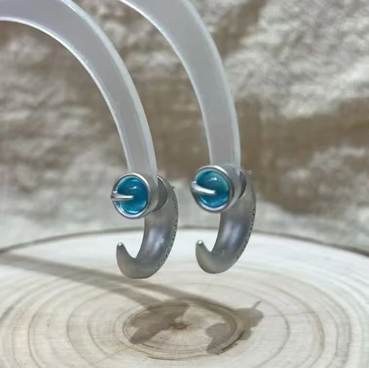 E474蓝色闪闪小耳扣耳钉耳饰