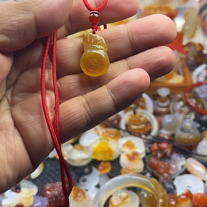 妍***玛瑙/玉髓未镶嵌颈饰