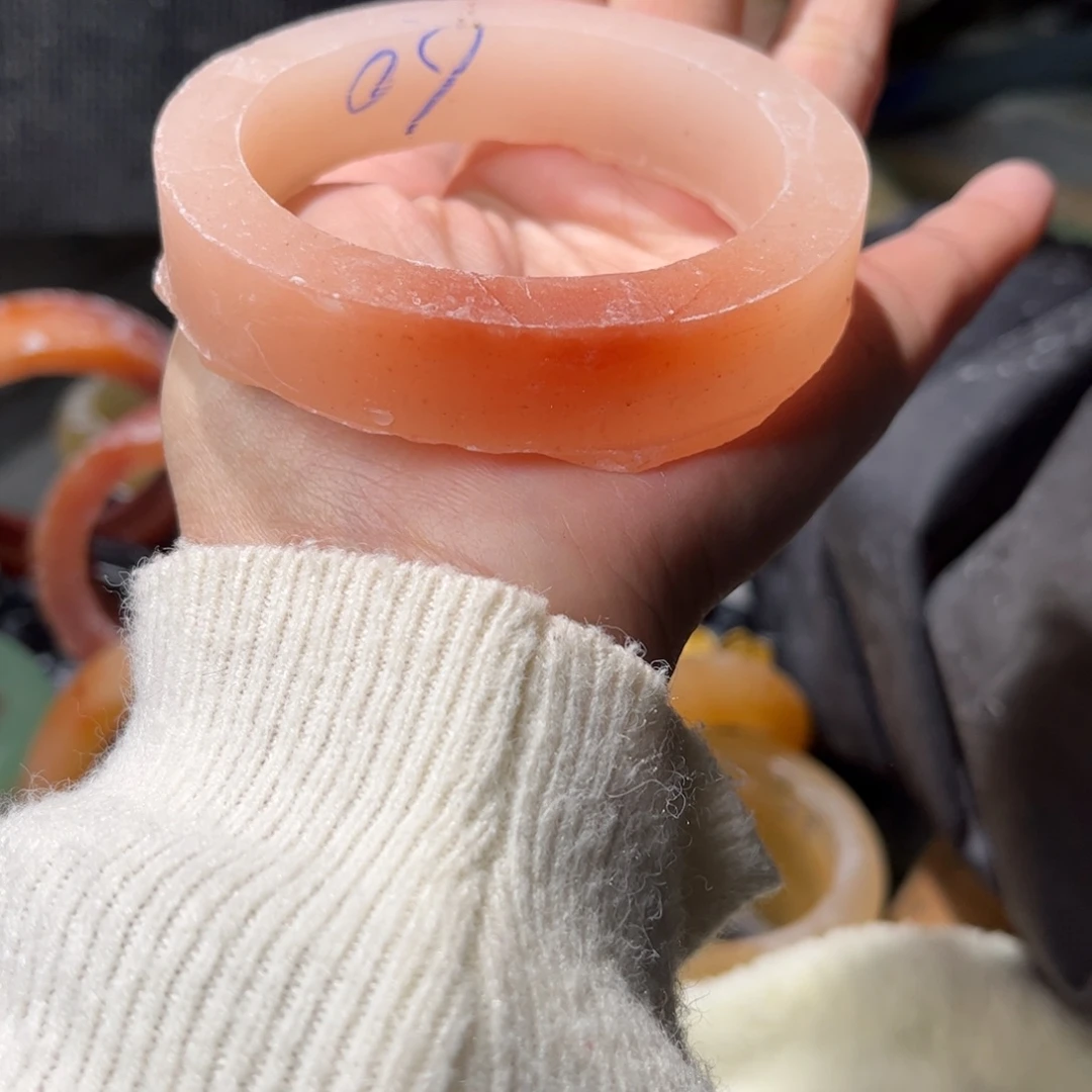 顺***意石英质玉未镶嵌手镯定制