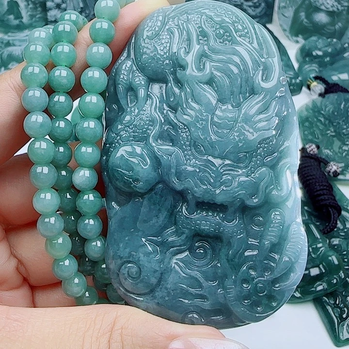 翡翠未镶嵌颈饰24688754