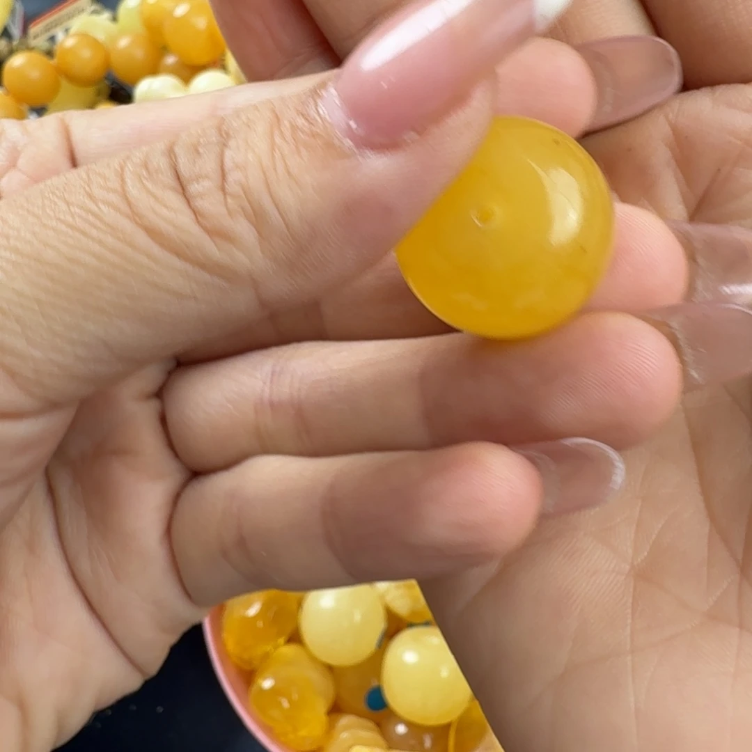 琥珀未镶嵌珠宝奇石