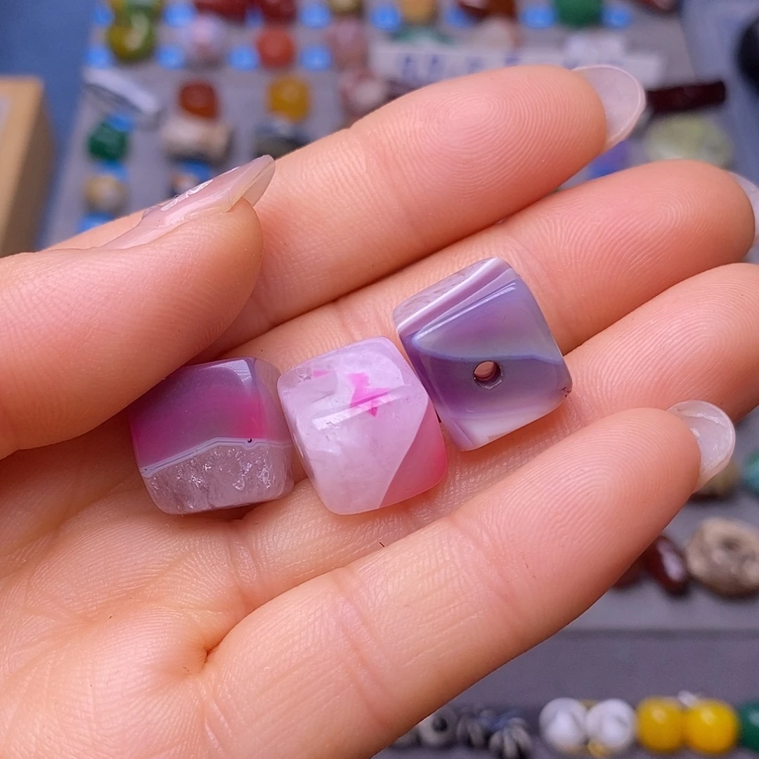 小***吖玛瑙/玉髓未镶嵌颈饰