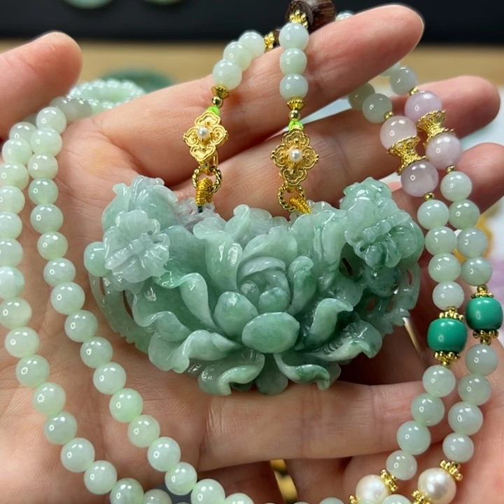 颈饰未镶嵌翡翠吊坠