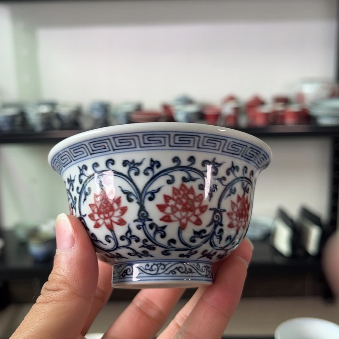 景德镇瓷器。