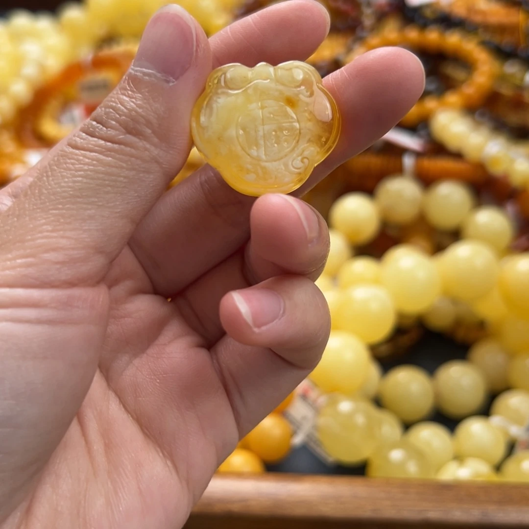 未镶嵌琥珀珠宝奇石