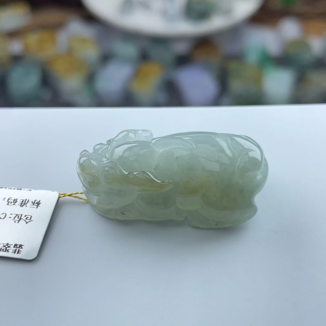 翡翠未镶嵌颈饰貔貅