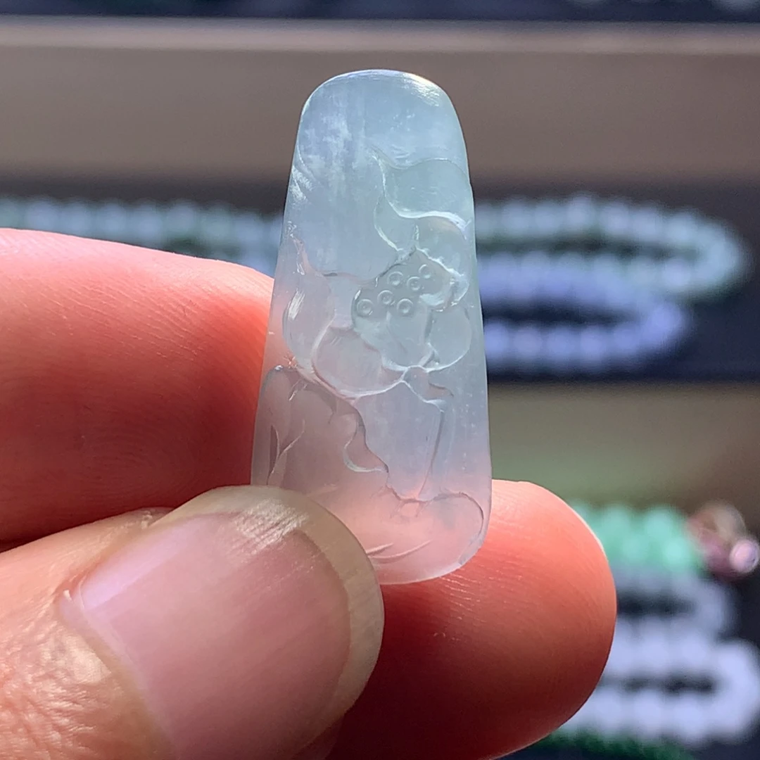 定制翡翠未镶嵌莲花