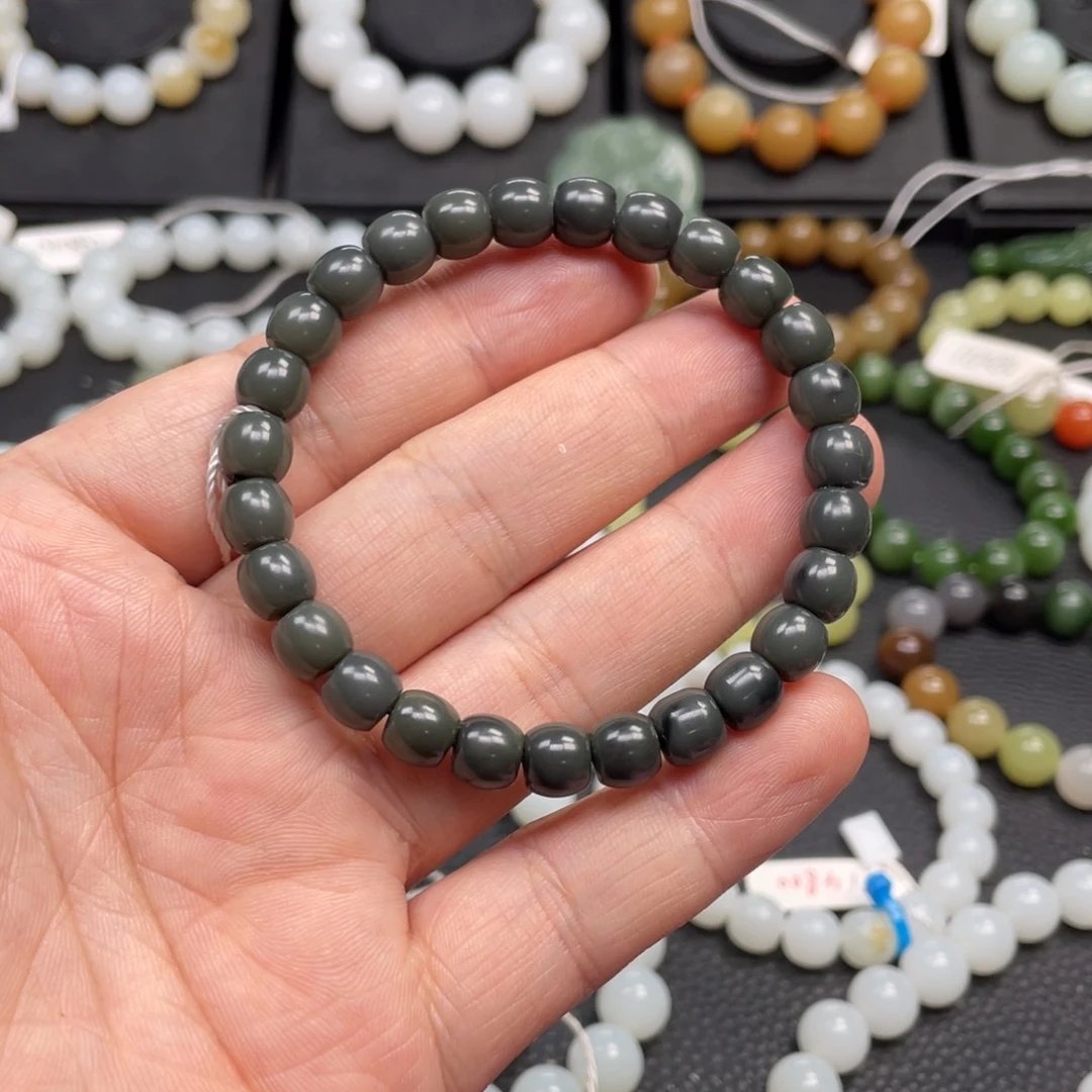 —***和田玉未镶嵌手链