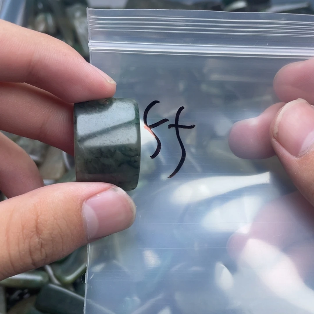 独山玉未镶嵌珠宝半成品