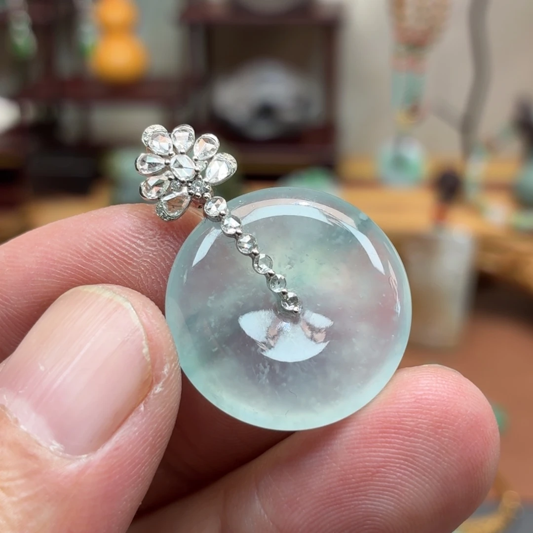 翡翠18K金镶嵌颈饰