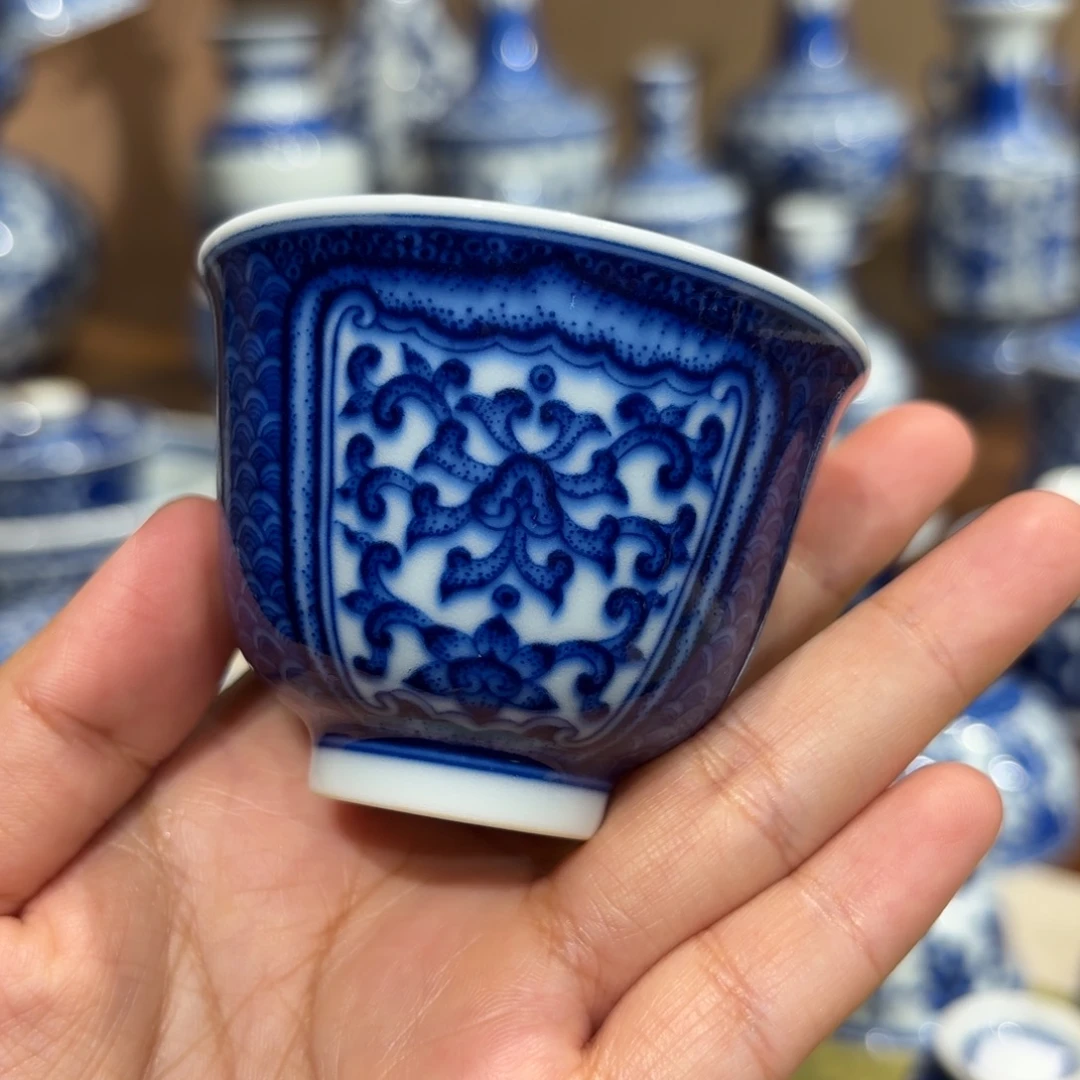瓷开窗花卉杯 点工