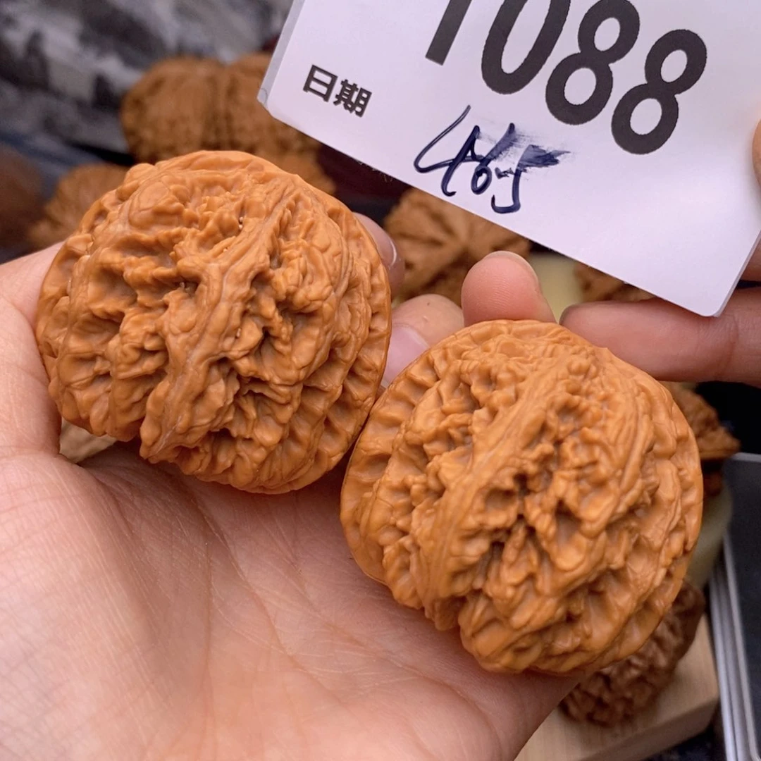 文玩核桃把件1088号46.5粗筋