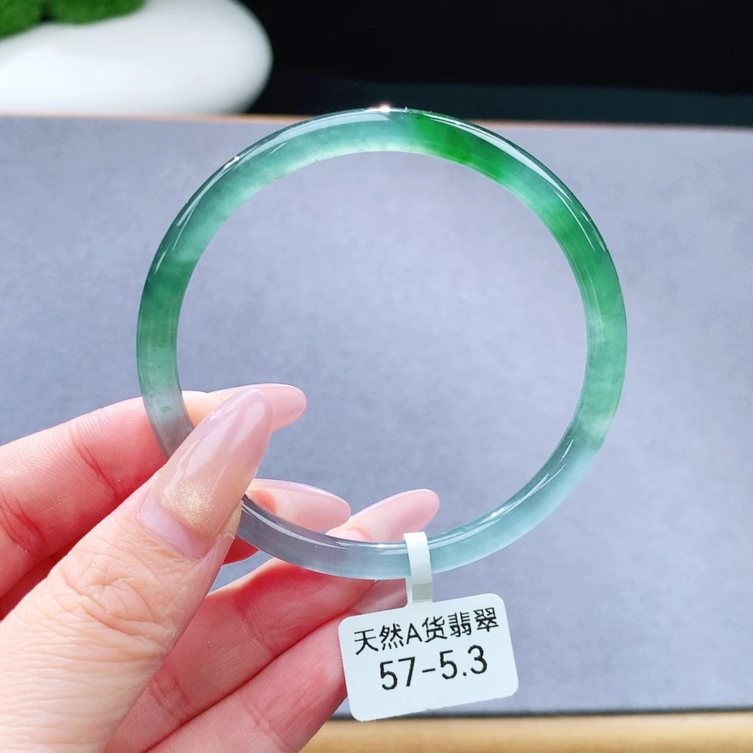 未镶嵌手镯（圆镯）翡翠