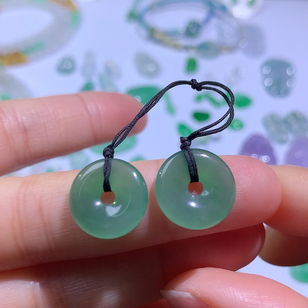 翡翠颈饰未镶嵌甜甜圈