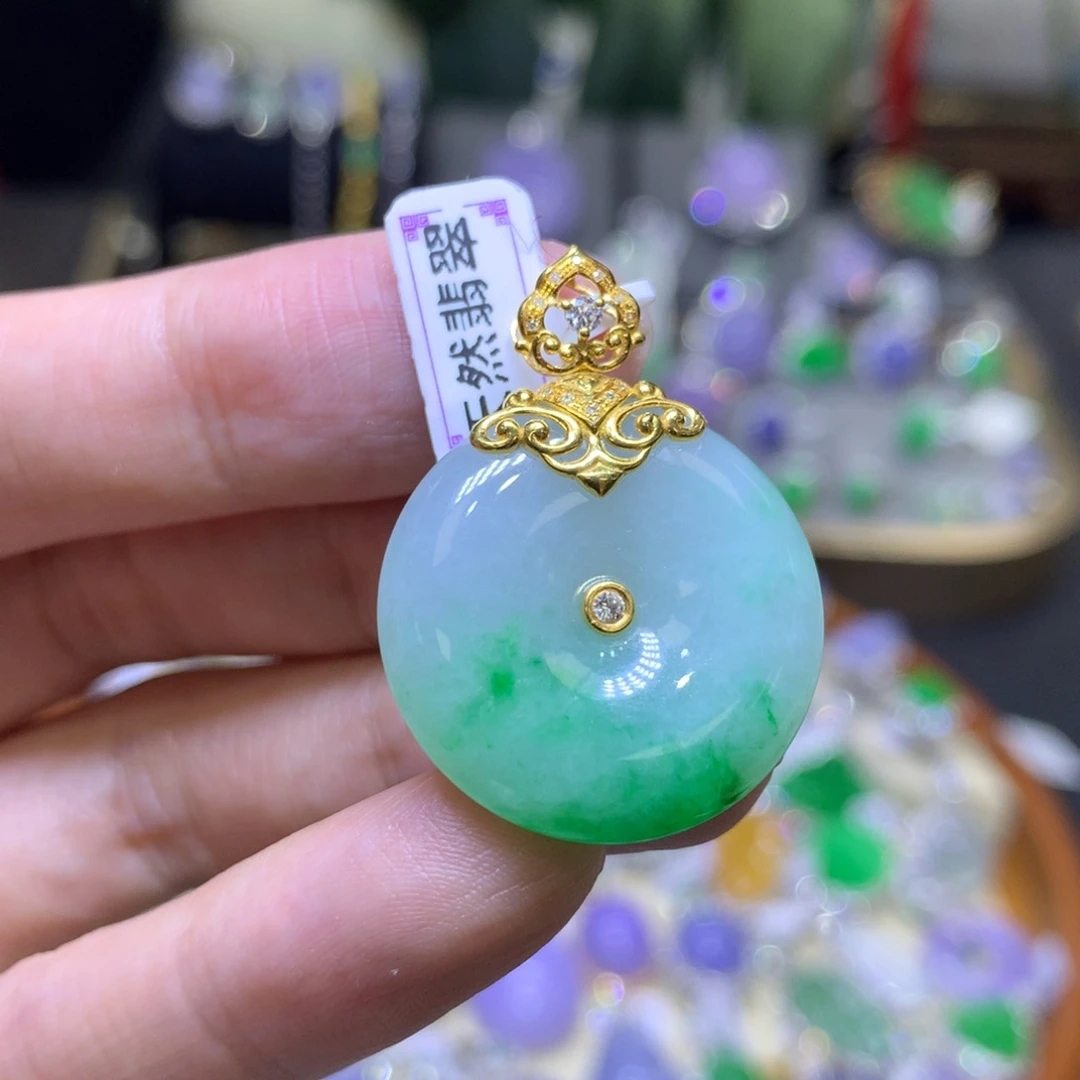 翡翠18K金镶嵌颈饰翡翠吊坠项链
