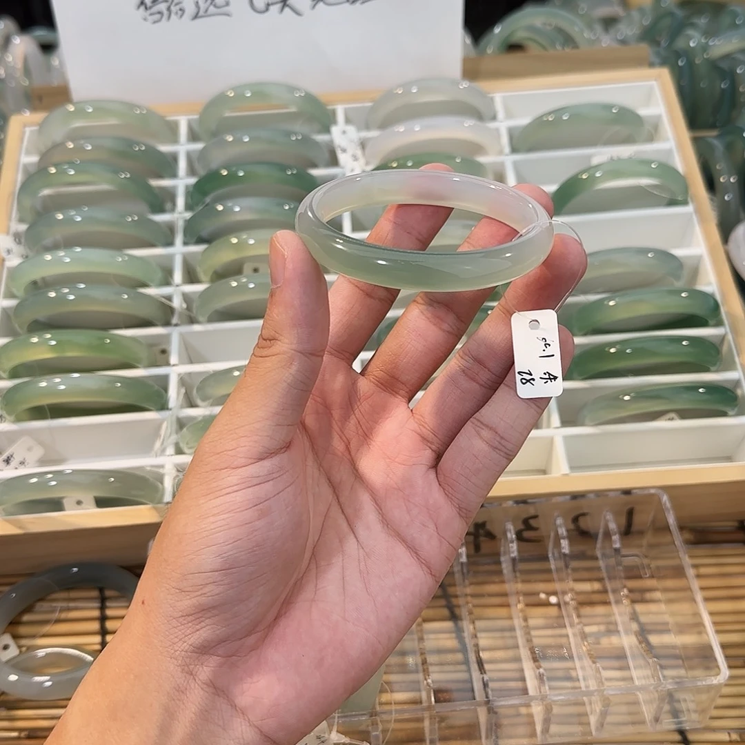 玛瑙/玉髓未镶嵌手镯圈口60.1