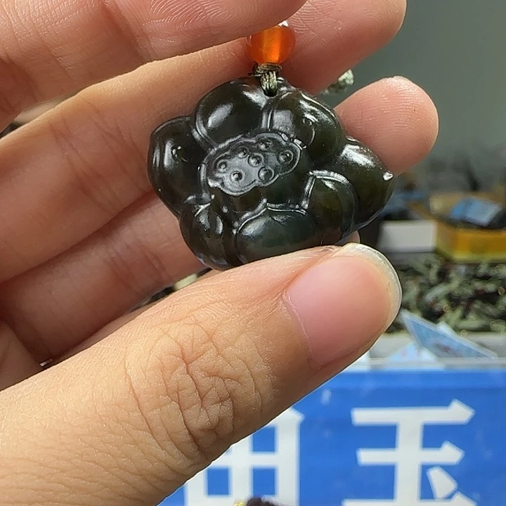 颈饰未镶嵌和田玉
