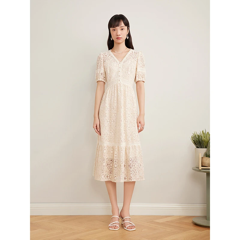 Goodland美地2025夏季新款法式优雅V领镂空蕾丝连衣裙LC35205080