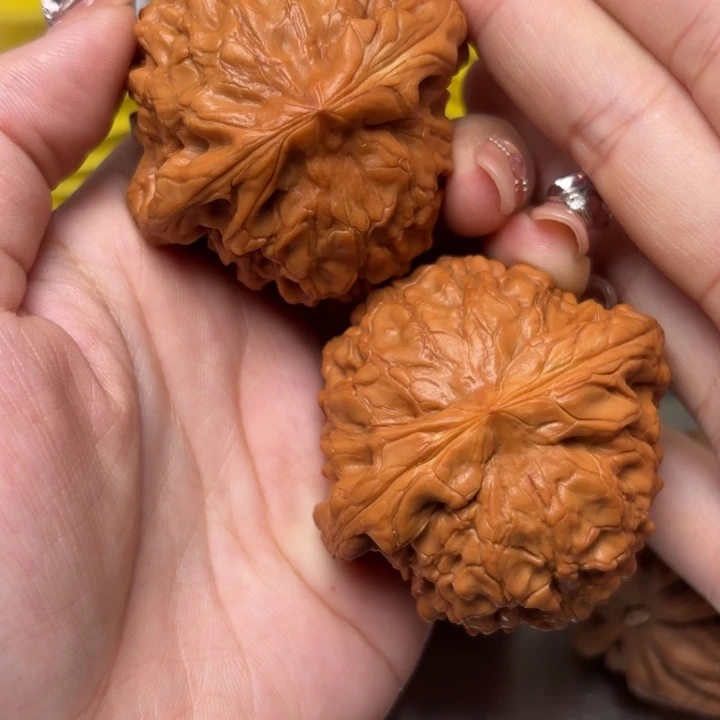 J***N文玩核桃吊坠53-34056-02