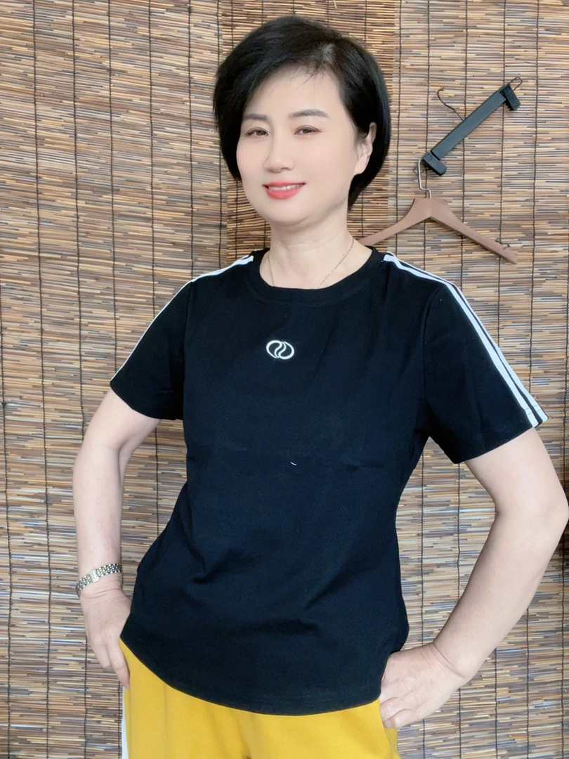 新款拼条带标时尚减龄女士夏季休闲运动短袖