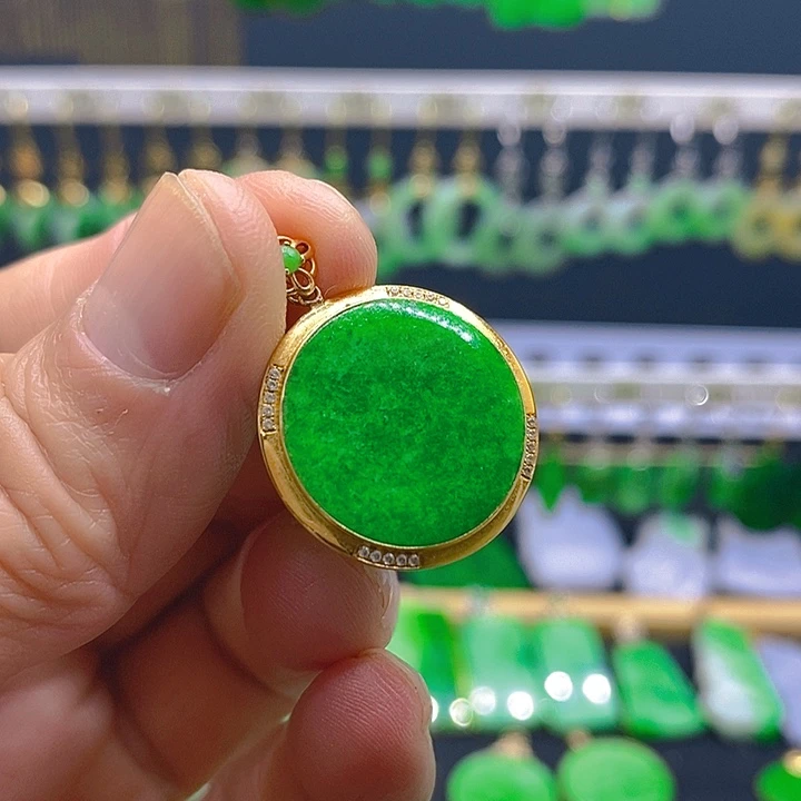 翡翠18K金镶嵌吊坠(赠链)吊坠