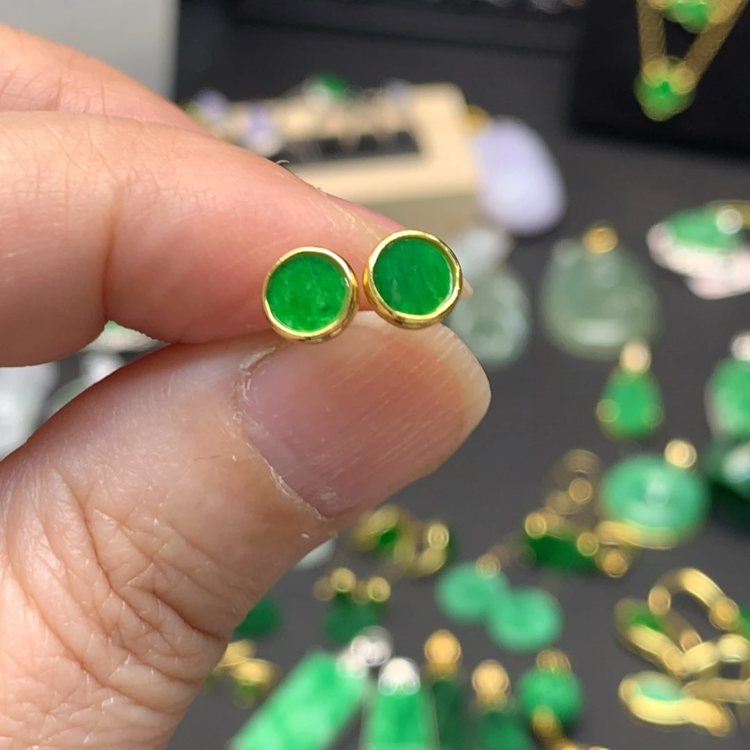 瀞***ㄣ翡翠未镶嵌耳饰有纹裂