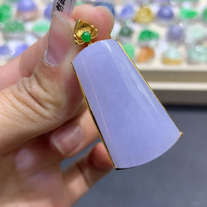 翡翠颈饰18K金镶嵌翡翠