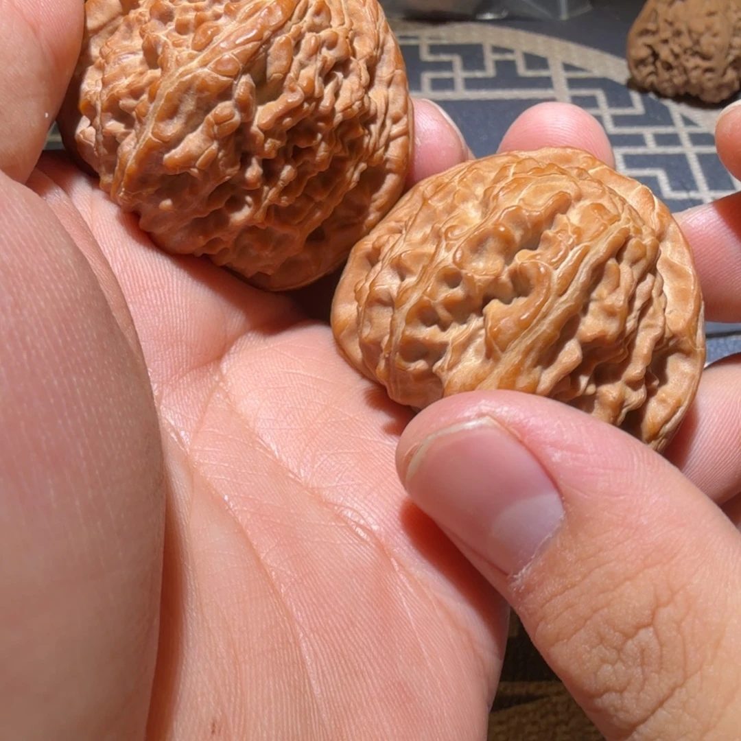 把件猴头核桃三角白