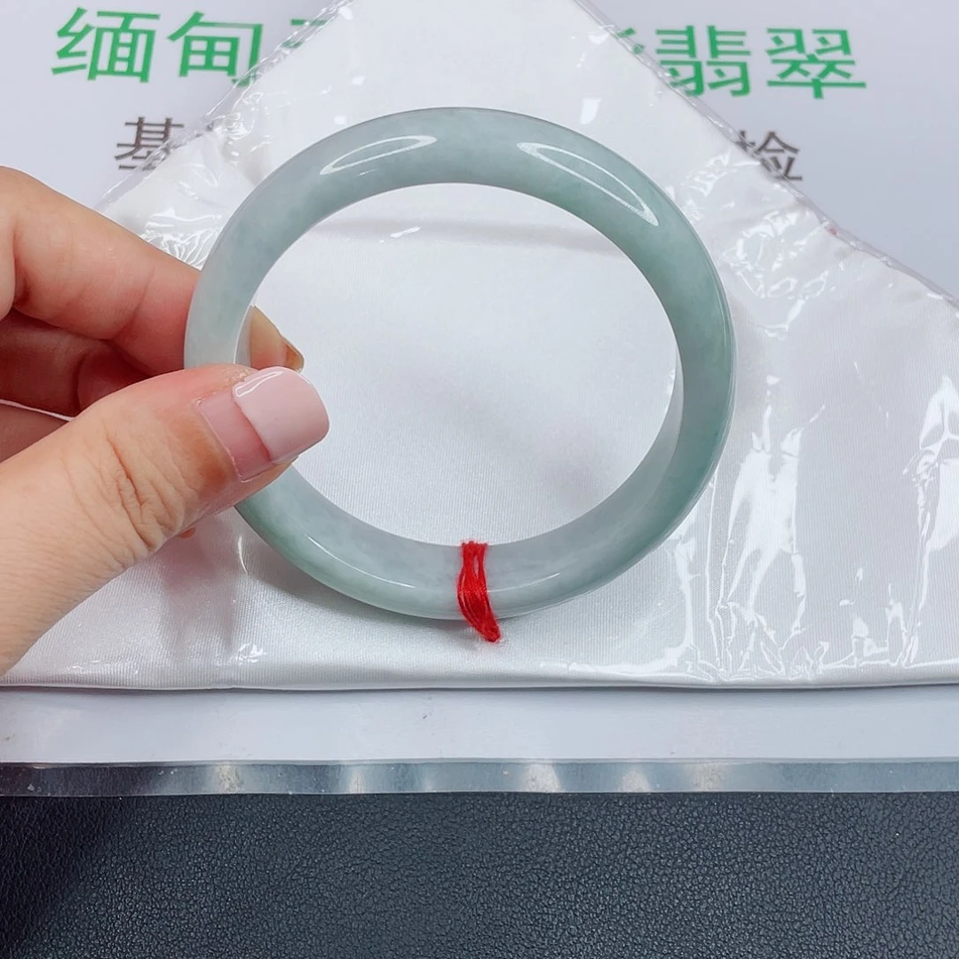 未镶嵌手镯翡翠十***子飘绿手镯
