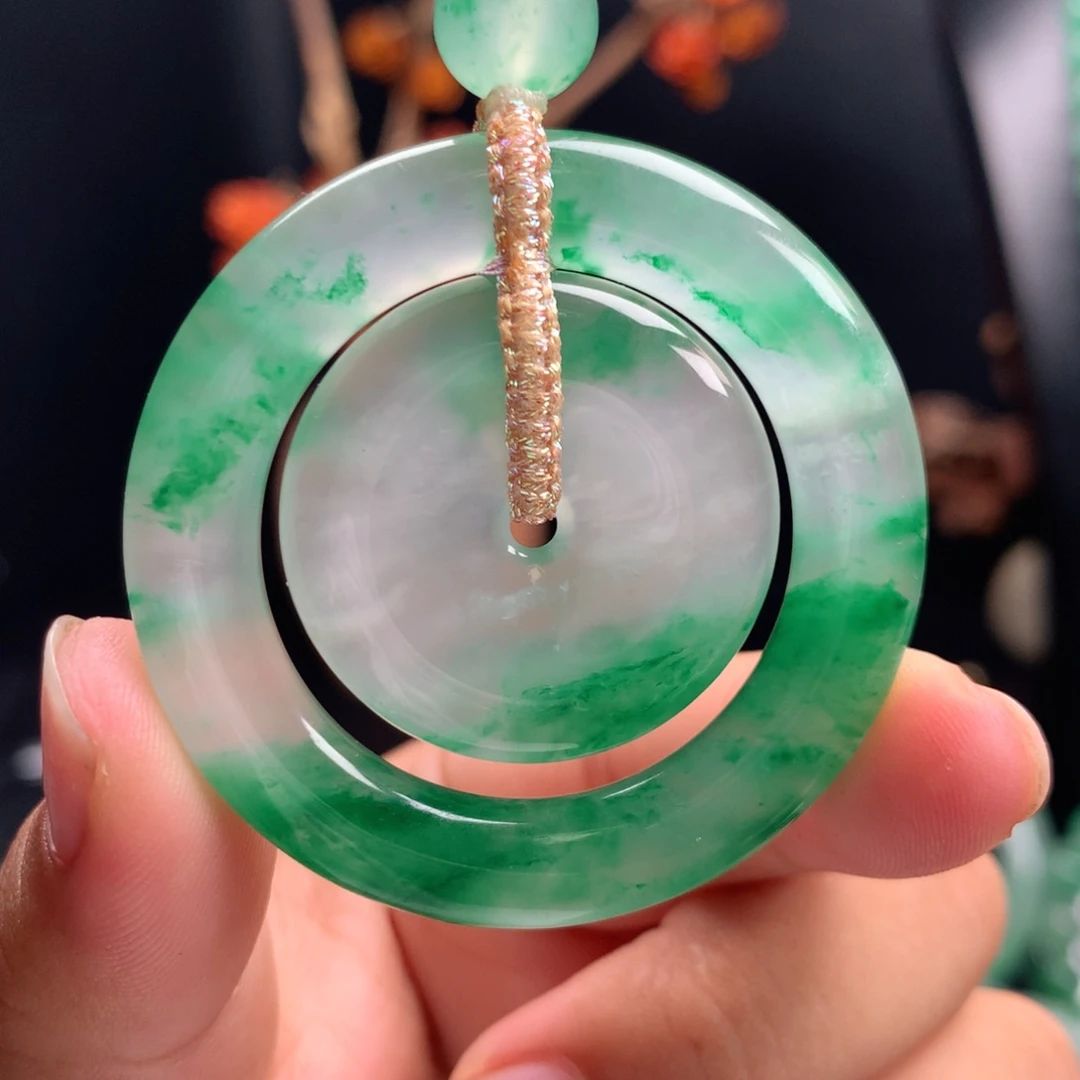 石英质玉未镶嵌吊坠