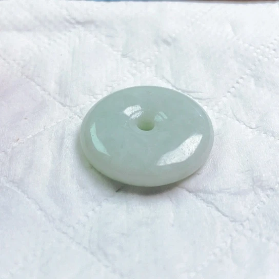 翡翠颈饰未镶嵌女**水吊坠