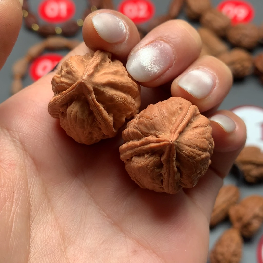 核桃61瑕疵色差磕尖