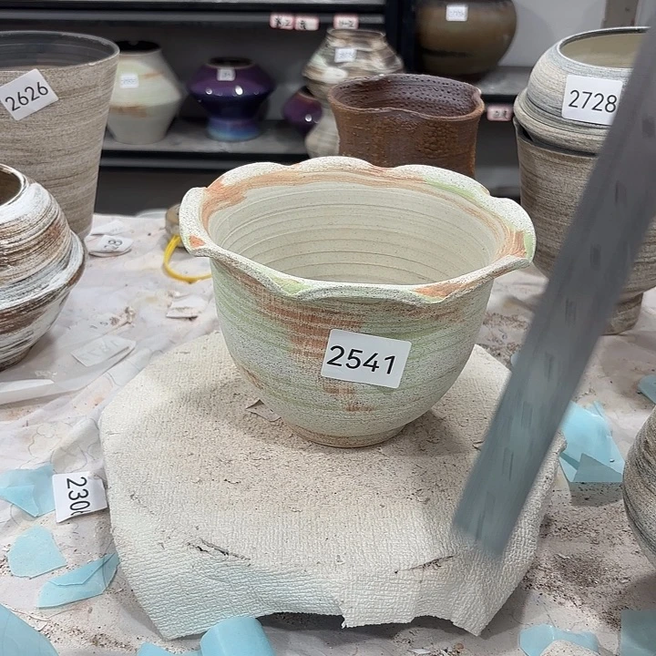 摆件高13，外口18，无孔2541