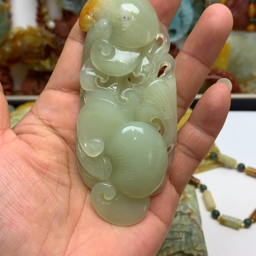 蛇纹石玉颈饰未镶嵌仙**路