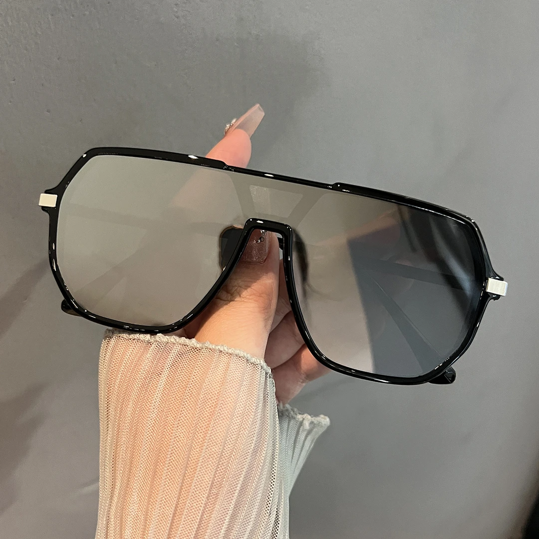 2025新款男开车墨镜连体镜片高级感痞帅超轻个性防紫外线太阳镜女